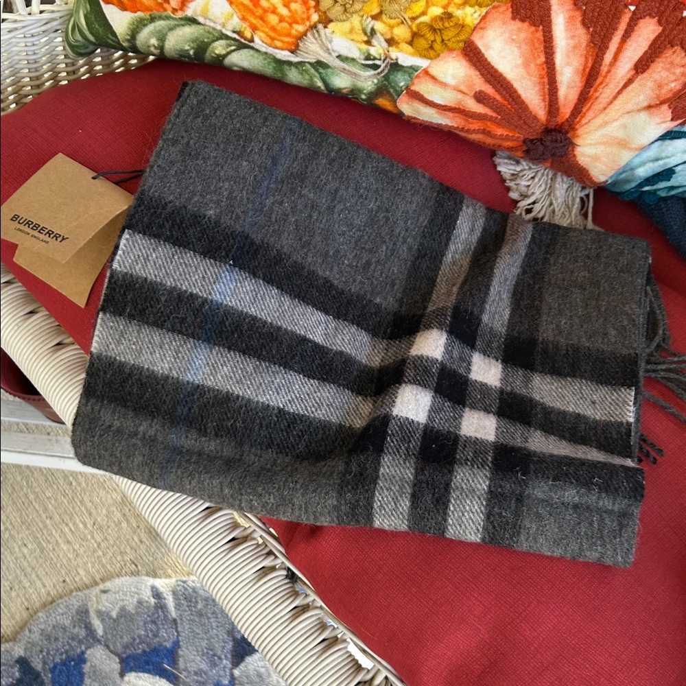 Burberry Cashmere Charcoal Plaid Check Scarf - Picture 3 of 8